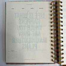 Cargar imagen en el visor de la galería, Agenda 2024 # 6 Flamingos Metálicos