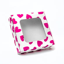 Cargar imagen en el visor de la galería, Caja Brownie Corazones
