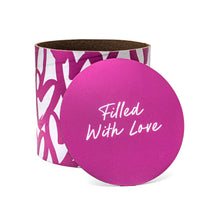 Cargar imagen en el visor de la galería, Caja Redonda Corazones &quot;Filled with love&quot;
