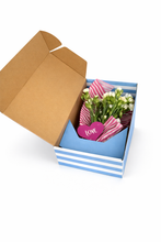 Cargar imagen en el visor de la galería, Caja Bouquet  Rayas Azul
