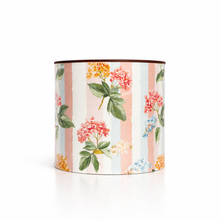 Cargar imagen en el visor de la galería, Caja Redonda Bloom Stripes 15x15cm
