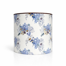 Cargar imagen en el visor de la galería, Caja Redonda Porcelain Blue 20x20cm
