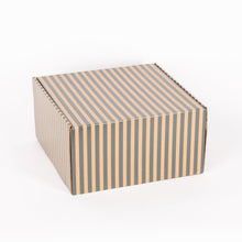 Cargar imagen en el visor de la galería, Caja Pastel Chico Rayas
