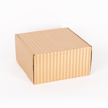 Cargar imagen en el visor de la galería, Caja Pastel Chico Rayas
