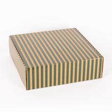 Cargar imagen en el visor de la galería, Caja Bookcase Rayas

