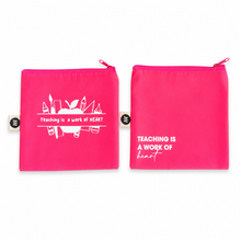 Cargar imagen en el visor de la galería, Pouch Mediana Día del Maestro Rosa Neon
