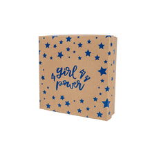Cargar imagen en el visor de la galería, Caja Enjambre Estrellas Azules + Girl Power
